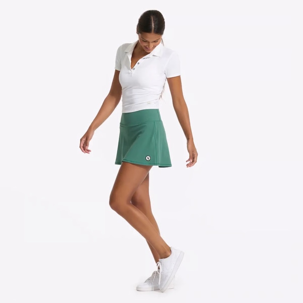 Vuori Women's Volley Skirt in the color Cactus